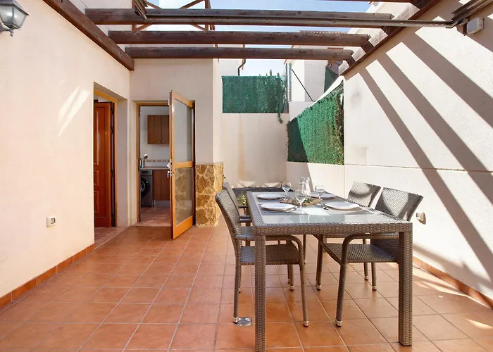 Nyaraló Charlotte *